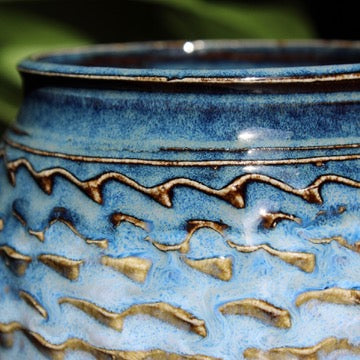 Round textured Blue Mug